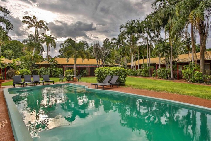 Pool Hotel