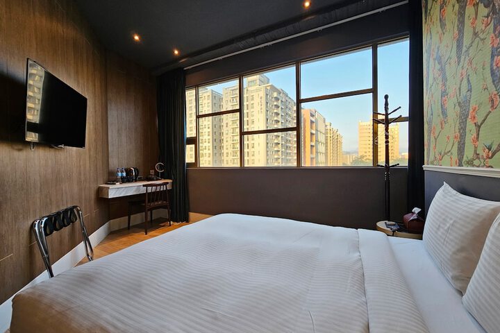 Room 16 of 49