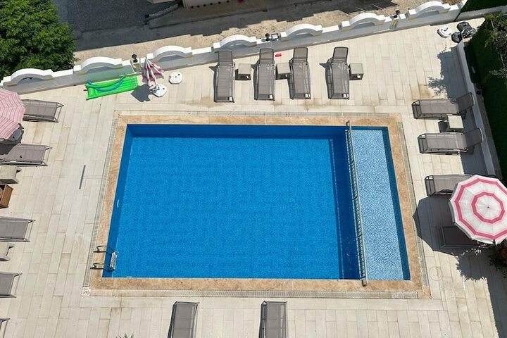 Pool 39 of 93