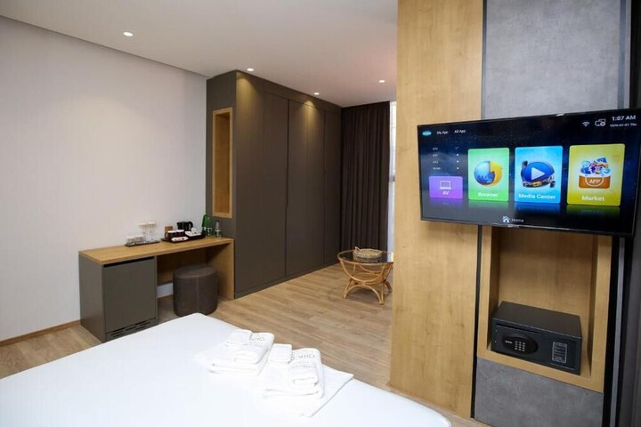 Room 21 of 118