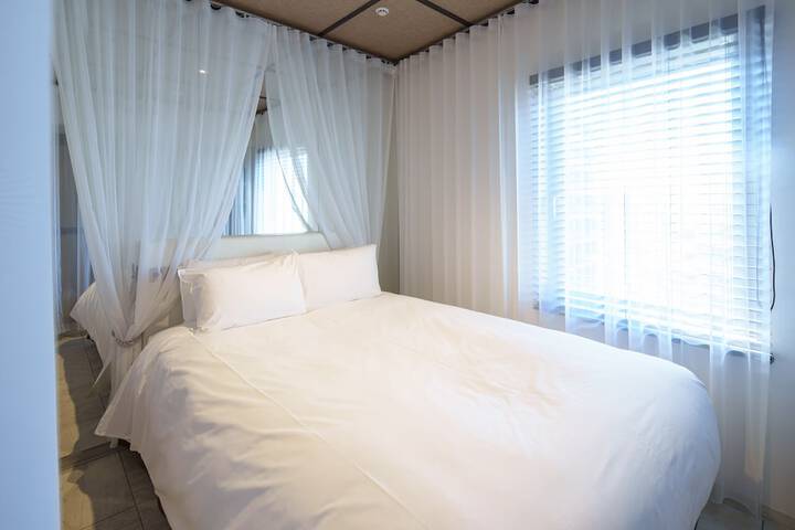 Room 16 of 62
