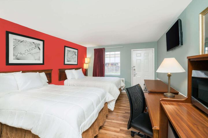 2 Double Beds (4 of 7)