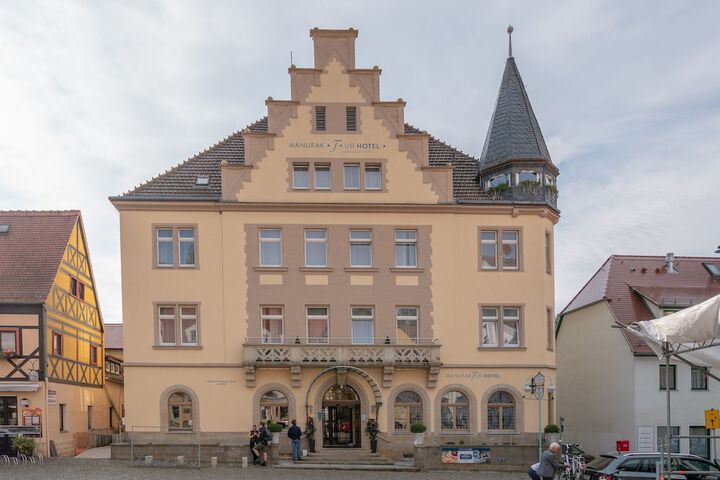 Hotel Entry
