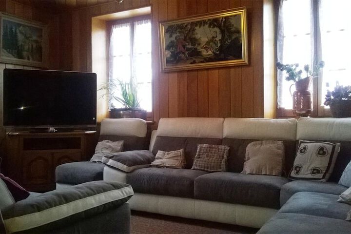 Room 9 of 35