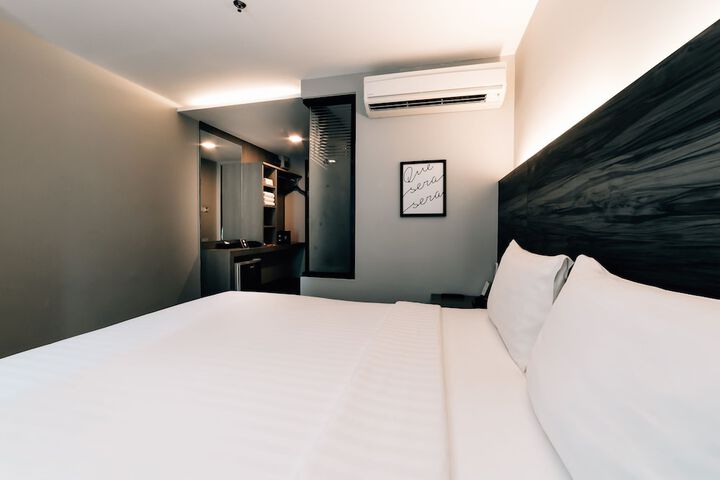 Room 12 of 38