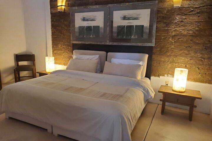Room 9 of 46