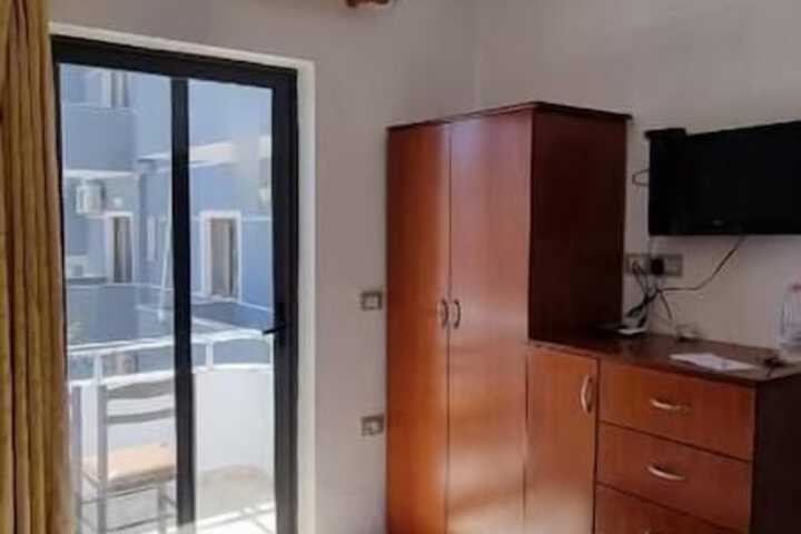 Room 7 of 30