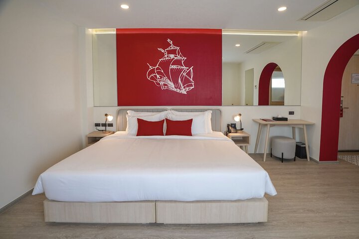Room 44 of 190