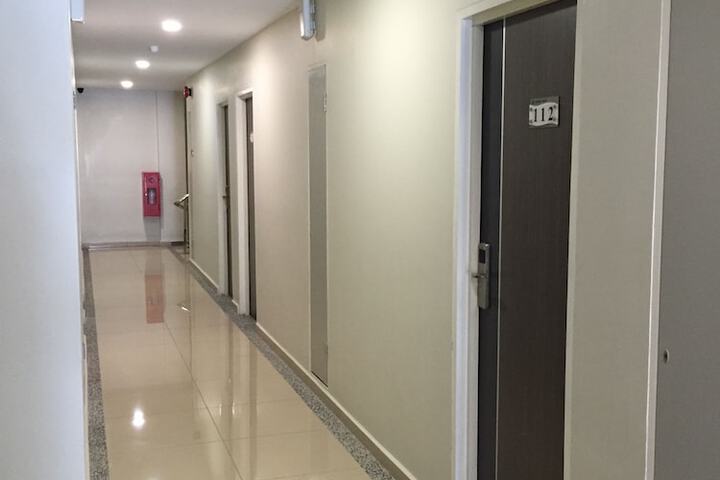 Ballroom/Hall 21 of 31