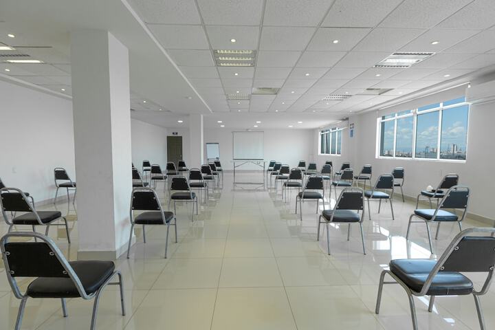 Business Center 31 of 37
