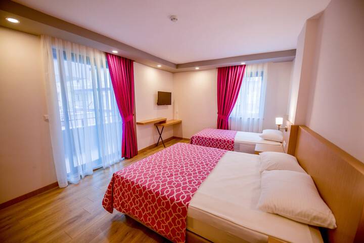 Room 13 of 20