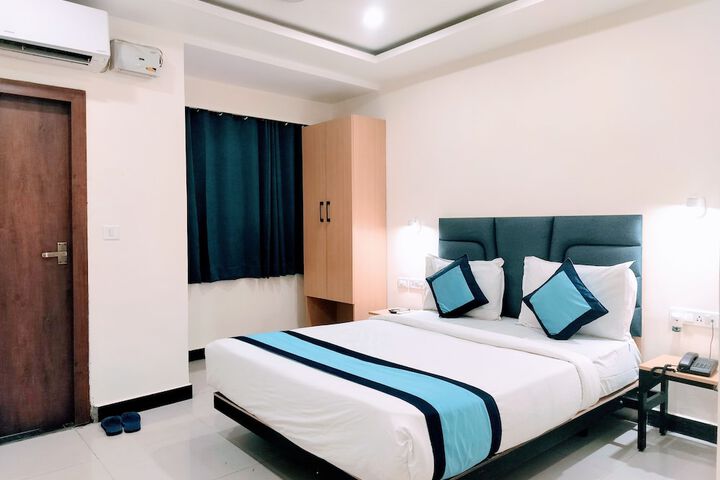 Room 4 of 6