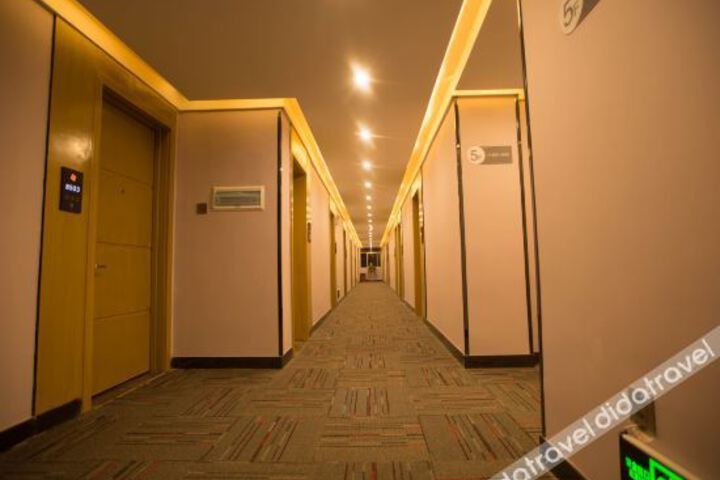 Hotel Interior 4 of 11