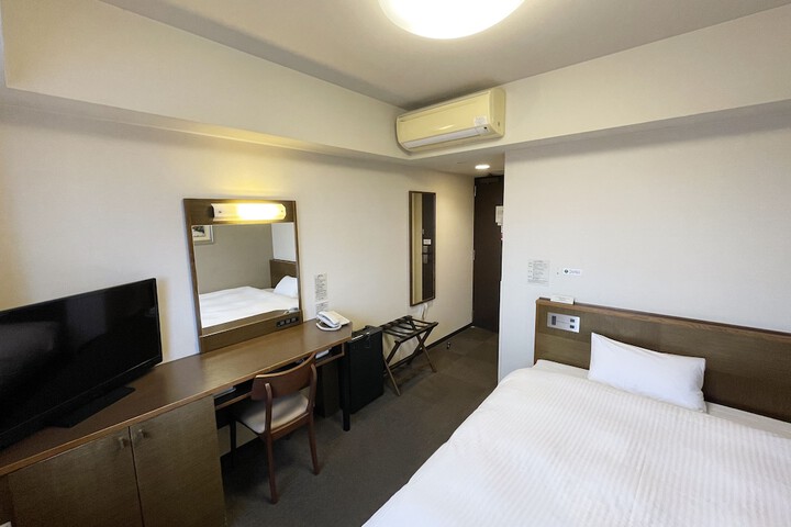 Room 6 of 21
