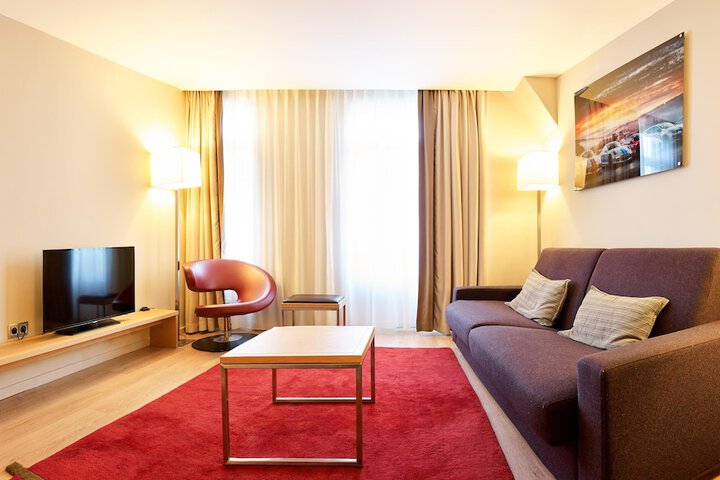 Room 50 of 136