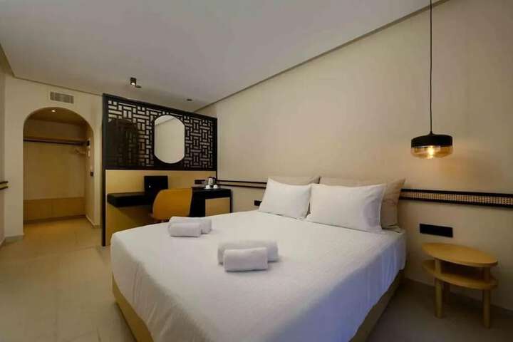 Room 15 of 123