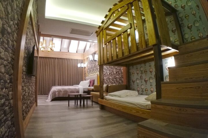 Room 29 of 37