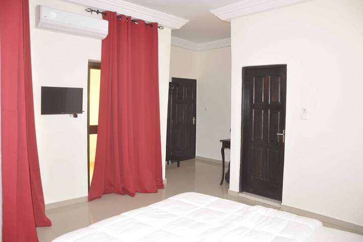 Room 11 of 35