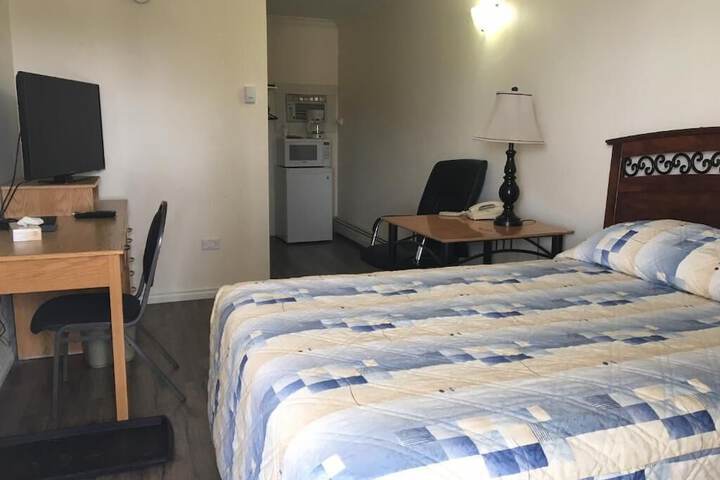 Room 4 of 7