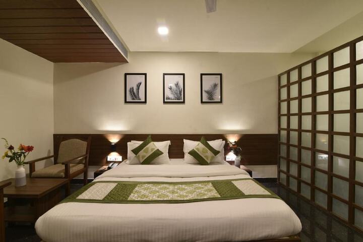 Room 18 of 43
