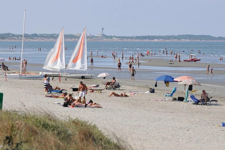 Beach 16 of 33