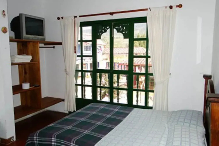 Room 2 of 8