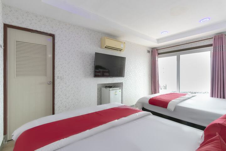 Room 29 of 48