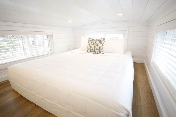 Connecting Queen Bed Sofa (72 of 116)