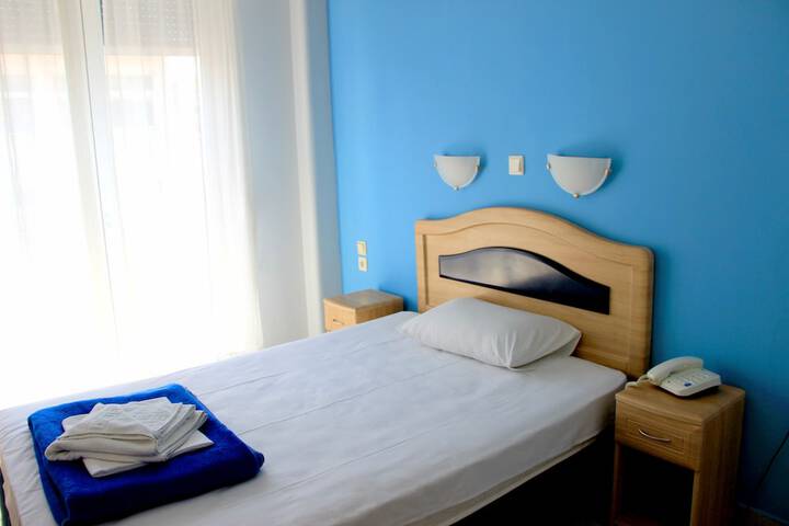 Room 8 of 49