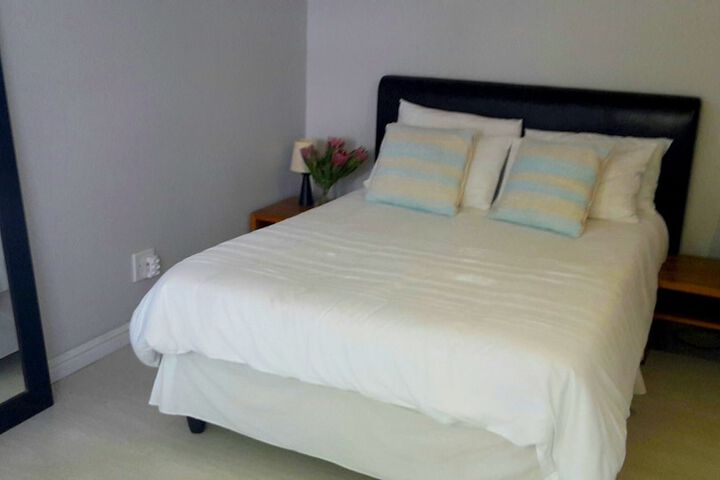 Room 7 of 9