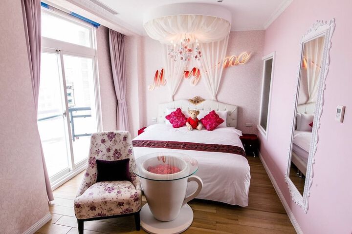 Room 17 of 55