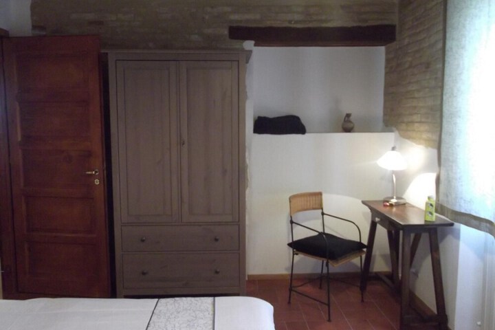 Room 12 of 49