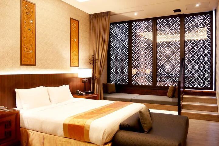 Room 26 of 81