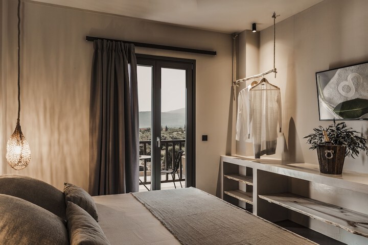 Room 8 of 43