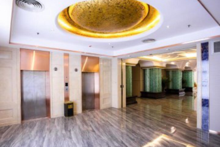 Triumph Holiday Hotel