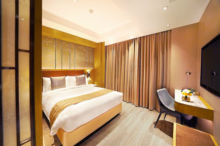 Room 37 of 142