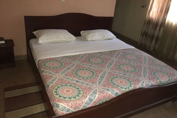 Room 3 of 12