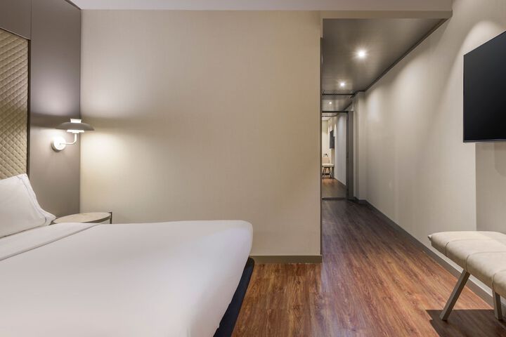 Room 5 of 49