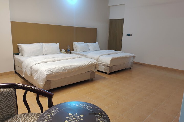 Room 10 of 17