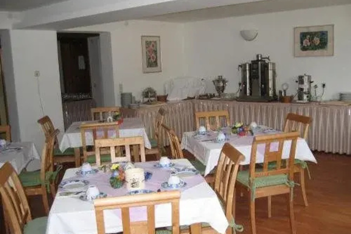 Dining 11 of 11