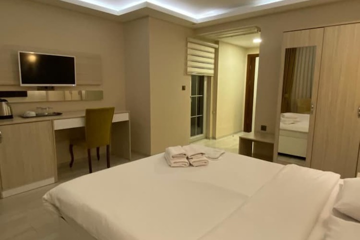 Room 13 of 43