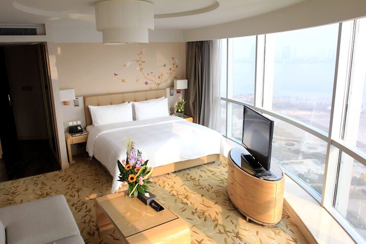 Room 9 of 72