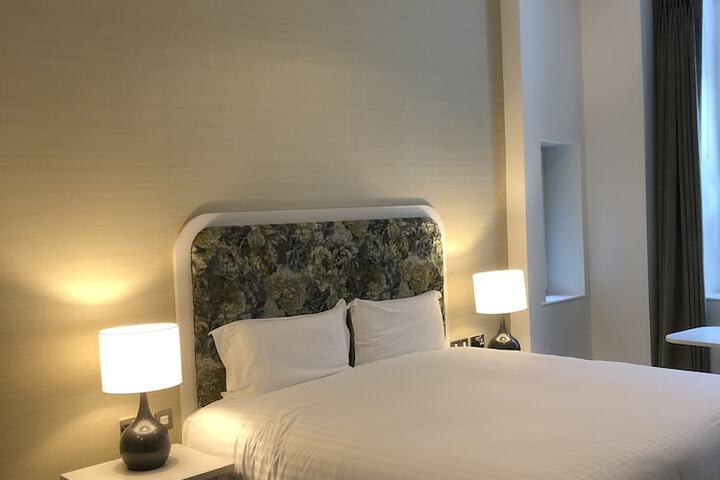 Room 15 of 62