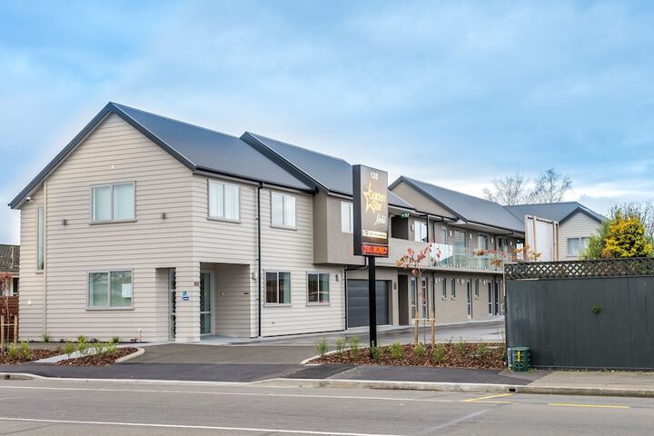 Golden Star Motel