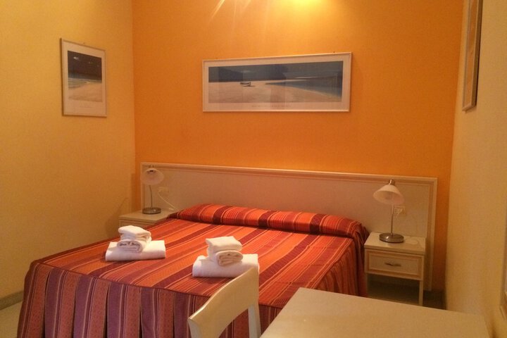 Room 10 of 43