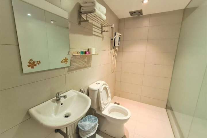 Room 53 of 75