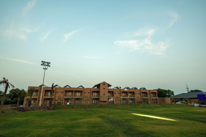Hotel Exterior 44 of 44