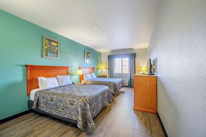 Room 13 of 31