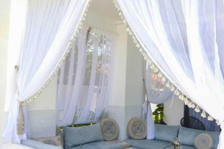 Room 4 of 6