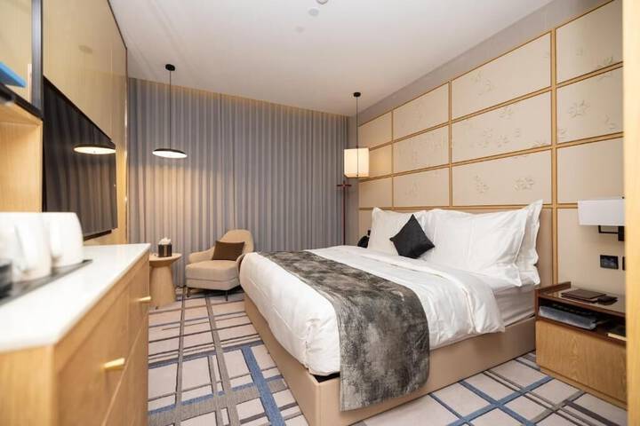 Room 14 of 32